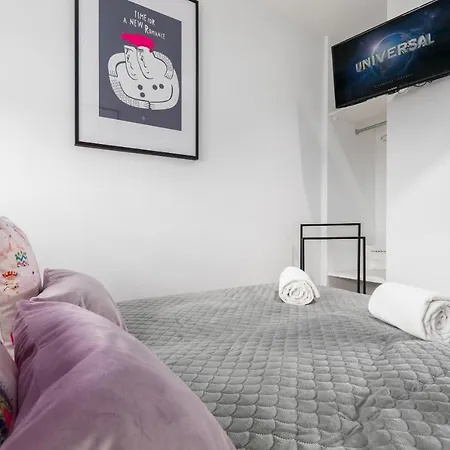 Lizbonska 2 By Homeprime דירה